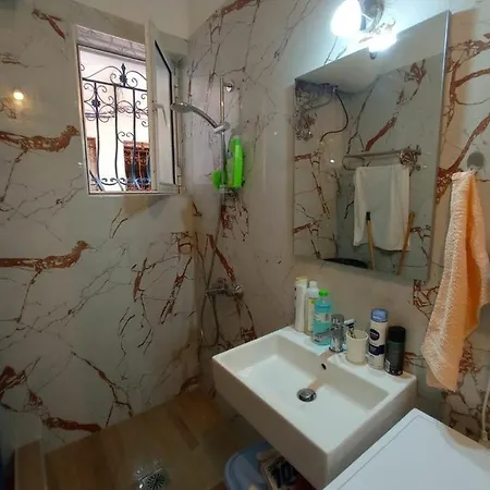 Port Side - 2br - Center Location Sarandë