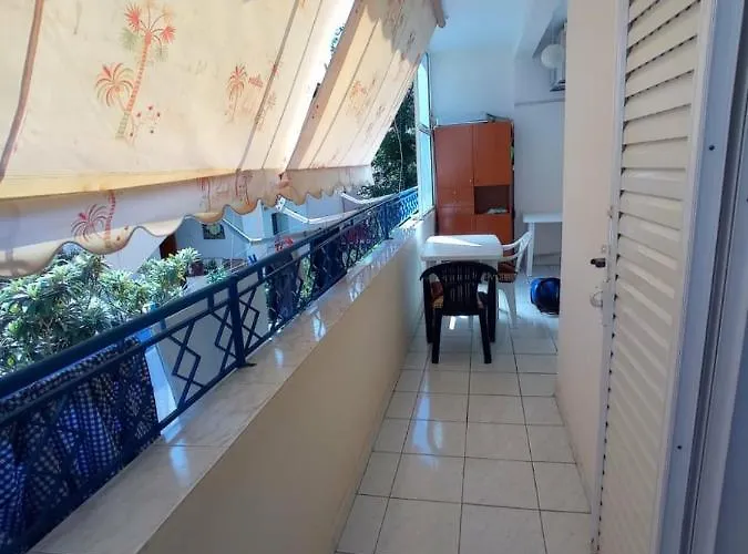 Port Side - 2br - Center Location *