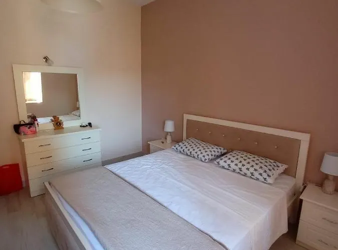 Port Side - 2br - Center Location * Sarandë